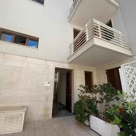 Petali Rosa - Dimora Mare 3*